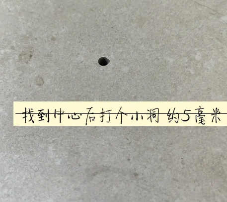 陆川瓷砖空鼓维修公司专业解答在瓷砖铺贴过程中，如果砂料搅拌不均匀，将会带来以下问题